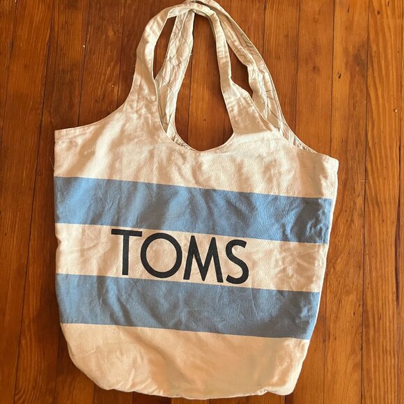 Toms Handbags - Adorable Toms Canvas Totebag lined, with inner pocket
